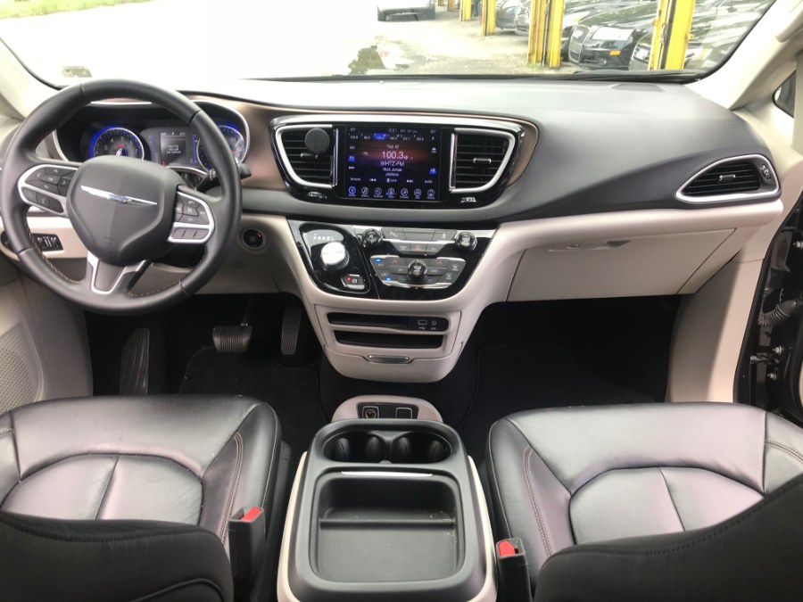 2017 Chrysler Pacifica Touring-L 4dr Wgn, available for sale in Rosedale, New York | Sunrise Auto Sales. Rosedale, New York 2017 Chrysler Pacifica Touring-L 4dr Wgn, available for sale in Rosedale, New York | Sunrise Auto Sales. Rosedale, New York