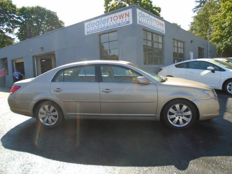 2007 Toyota Avalon 4dr Sdn XLS, available for sale in Milford, Connecticut | Dealertown Auto Wholesalers. Milford, Connecticut