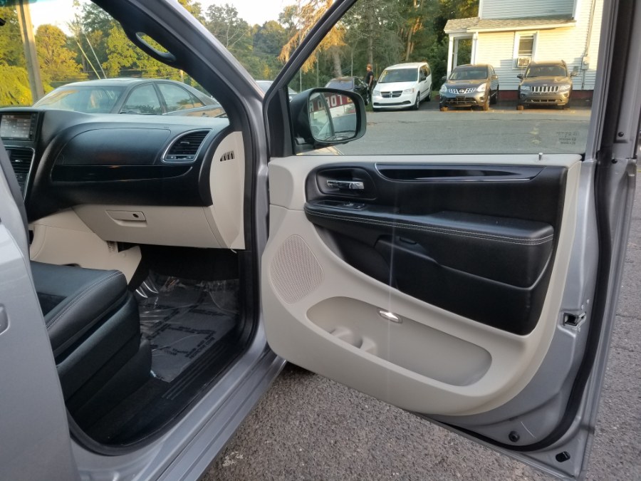 2018 Dodge Grand Caravan SXT Wagon, available for sale in East Windsor, Connecticut | Toro Auto. East Windsor, Connecticut 2018 Dodge Grand Caravan SXT Wagon, available for sale in East Windsor, Connecticut | Toro Auto. East Windsor, Connecticut