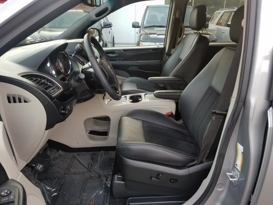 2018 Dodge Grand Caravan SXT Wagon, available for sale in East Windsor, Connecticut | Toro Auto. East Windsor, Connecticut 2018 Dodge Grand Caravan SXT Wagon, available for sale in East Windsor, Connecticut | Toro Auto. East Windsor, Connecticut