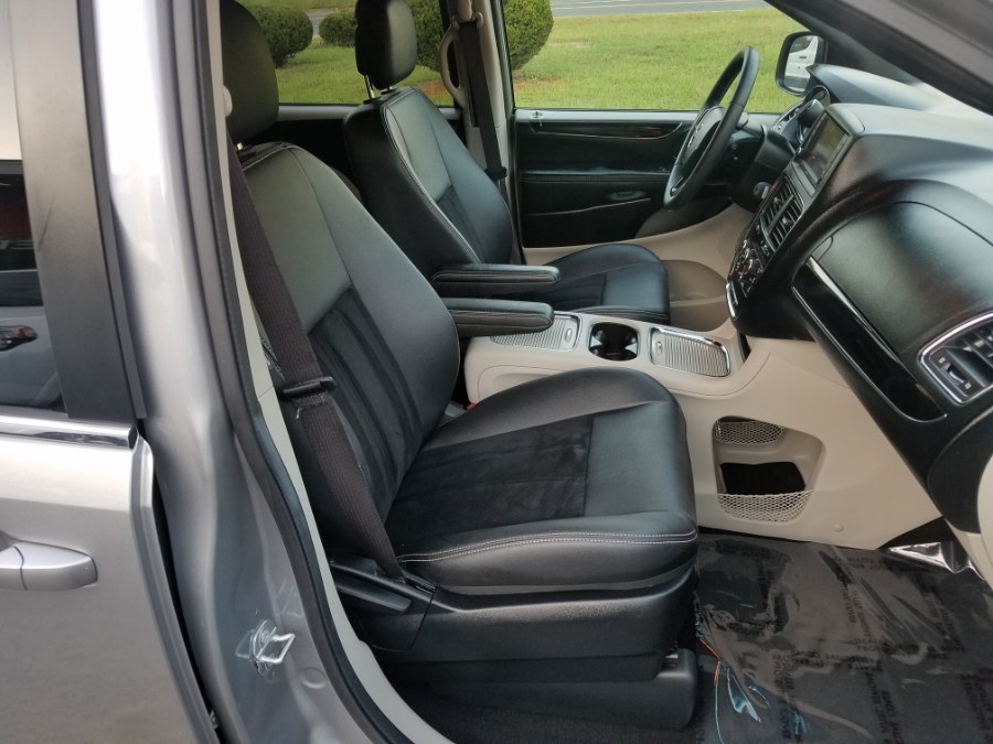 2018 Dodge Grand Caravan SXT Wagon, available for sale in East Windsor, Connecticut | Toro Auto. East Windsor, Connecticut 2018 Dodge Grand Caravan SXT Wagon, available for sale in East Windsor, Connecticut | Toro Auto. East Windsor, Connecticut