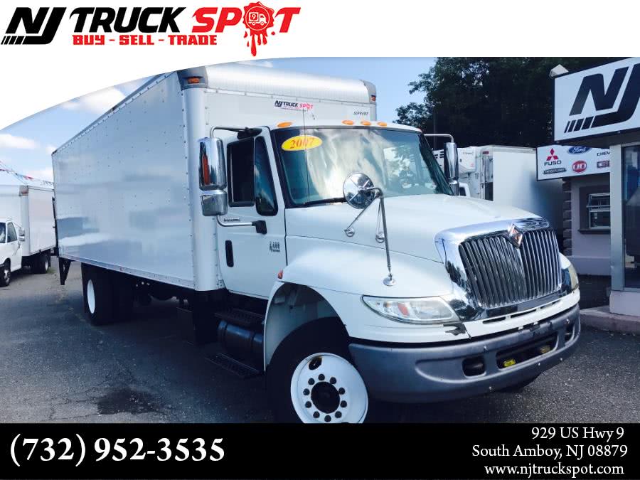 2007 International 4400 dt466 26 Feet Lift Gate, available for sale in South Amboy, New Jersey | NJ Truck Spot. South Amboy, New Jersey