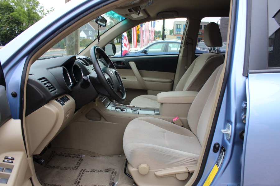 2008 Toyota Highlander 4WD 4dr Base, available for sale in Manchester, Connecticut | Carsonmain LLC. Manchester, Connecticut 2008 Toyota Highlander 4WD 4dr Base, available for sale in Manchester, Connecticut | Carsonmain LLC. Manchester, Connecticut