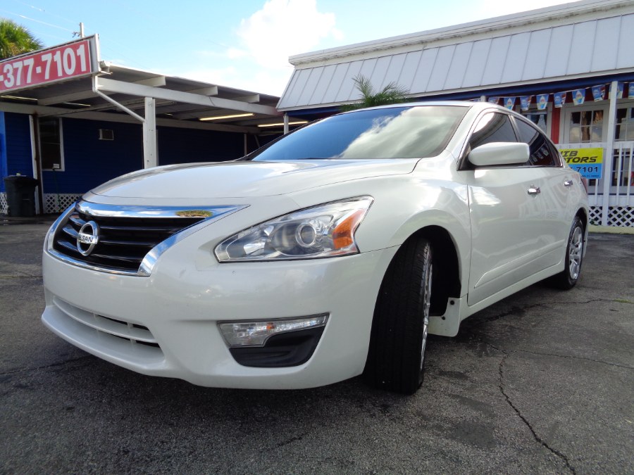 2015 Nissan Altima 4dr Sdn I4 2.5 S, available for sale in Winter Park, Florida | Rahib Motors. Winter Park, Florida