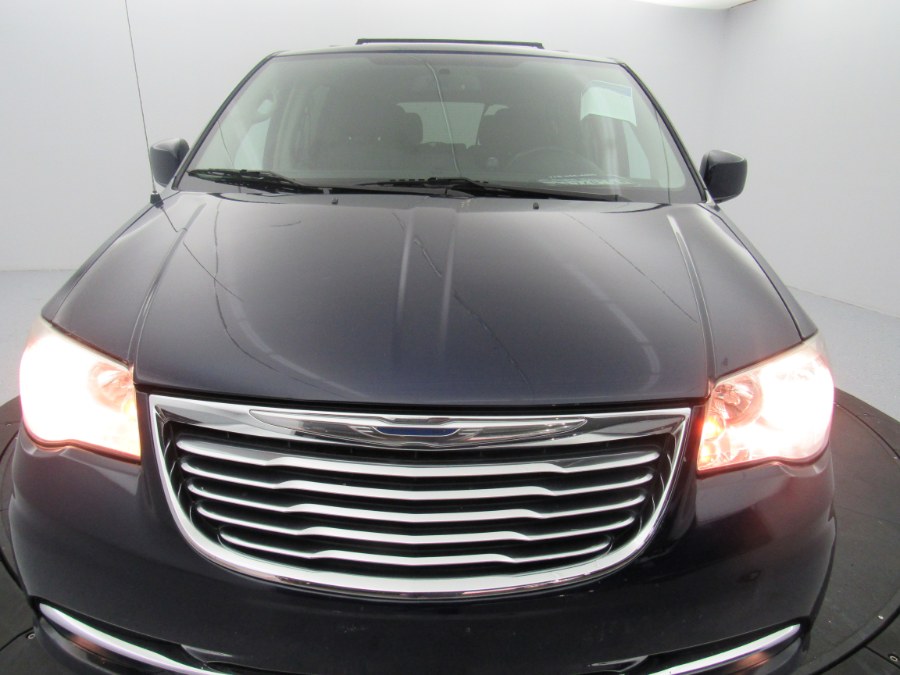 Used Chrysler Town & Country 4dr Wgn Touring 2014 | Car Factory Expo Inc.. Bronx, New York