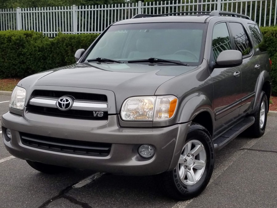 2005 Toyota Sequoia SR5 4WD,Leather,Sunroof, available for sale in Queens, NY