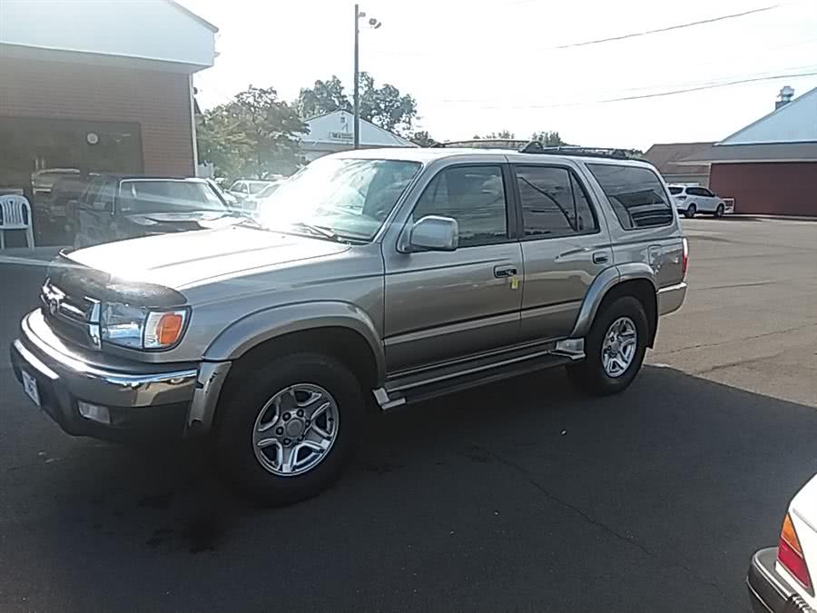 2002 Toyota 4Runner 4dr SR5 3.4L Auto 4WD, available for sale in Wallingford, Connecticut | Vertucci Automotive Inc. Wallingford, Connecticut