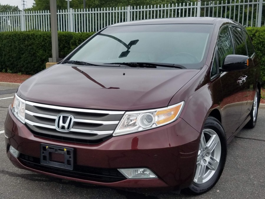 2011 Honda Odyssey Touring w/Naviagtion DVD,Sunroof,Leather, available for sale in Queens, NY