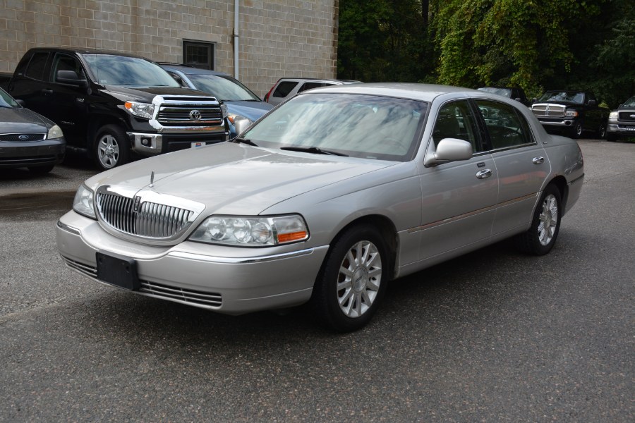 2007 Lincoln Town Car 4dr Sdn Signature, available for sale in Ashland , Massachusetts | New Beginning Auto Service Inc . Ashland , Massachusetts