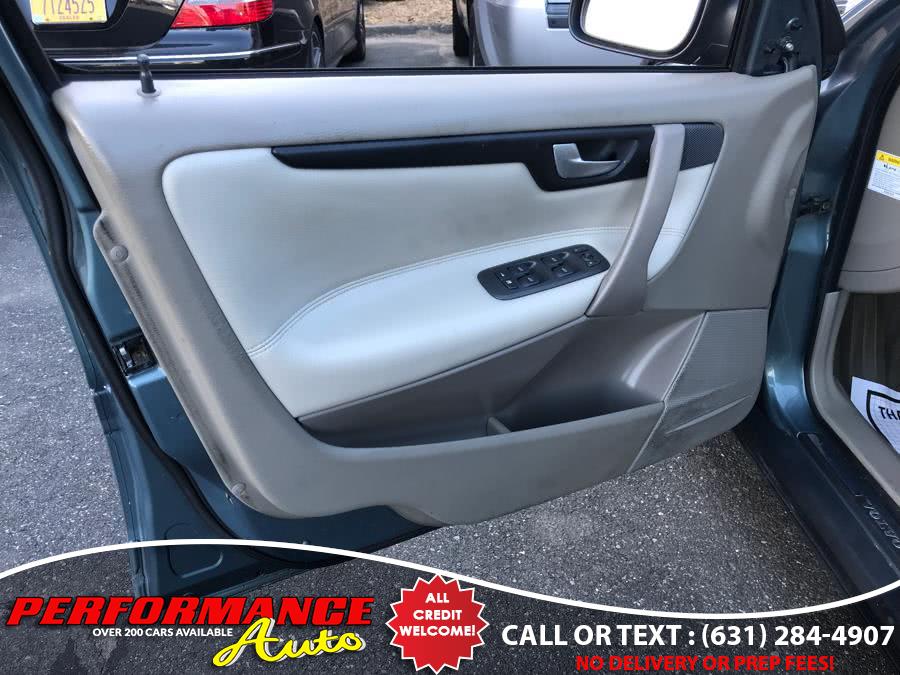2002 Volvo V70 2.4 A 5dr Wgn, available for sale in Bohemia, New York | Performance Auto Inc. Bohemia, New York 2002 Volvo V70 2.4 A 5dr Wgn, available for sale in Bohemia, New York | Performance Auto Inc. Bohemia, New York