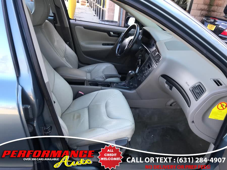 2002 Volvo V70 2.4 A 5dr Wgn, available for sale in Bohemia, New York | Performance Auto Inc. Bohemia, New York 2002 Volvo V70 2.4 A 5dr Wgn, available for sale in Bohemia, New York | Performance Auto Inc. Bohemia, New York