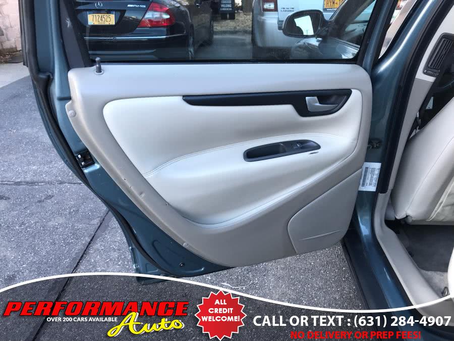 2002 Volvo V70 2.4 A 5dr Wgn, available for sale in Bohemia, New York | Performance Auto Inc. Bohemia, New York 2002 Volvo V70 2.4 A 5dr Wgn, available for sale in Bohemia, New York | Performance Auto Inc. Bohemia, New York