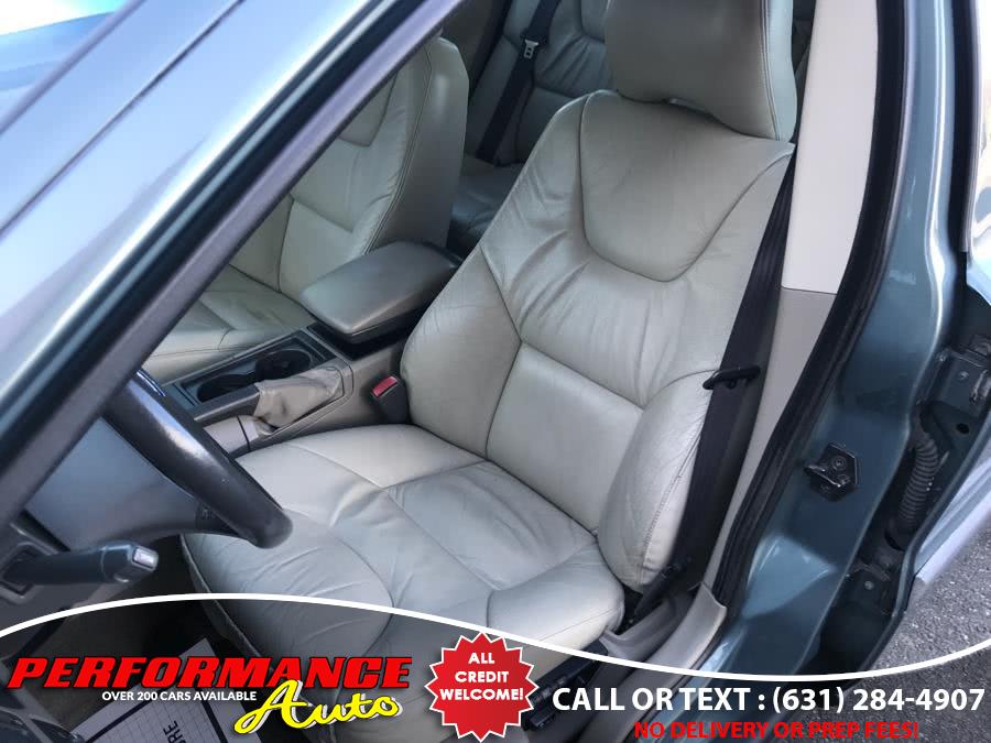 2002 Volvo V70 2.4 A 5dr Wgn, available for sale in Bohemia, New York | Performance Auto Inc. Bohemia, New York 2002 Volvo V70 2.4 A 5dr Wgn, available for sale in Bohemia, New York | Performance Auto Inc. Bohemia, New York