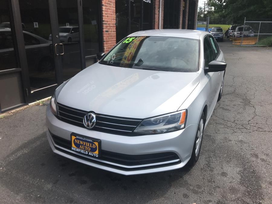 2015 Volkswagen Jetta Sedan 4dr Auto 2.0L S, available for sale in Middletown, Connecticut | Newfield Auto Sales. Middletown, Connecticut