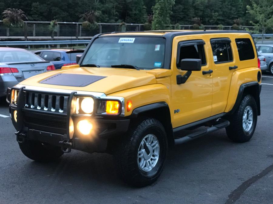 2006 HUMMER H3 4dr 4WD SUV, available for sale in Canton, Connecticut | Lava Motors. Canton, Connecticut