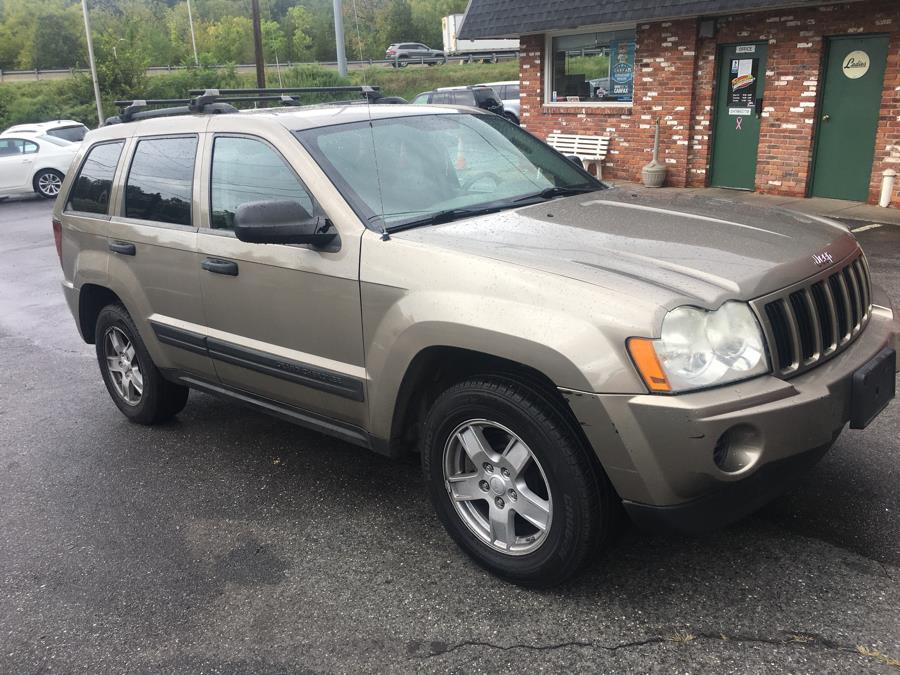 2005 Jeep Grand Cherokee 4dr Laredo 4WD, available for sale in Naugatuck, Connecticut | Riverside Motorcars, LLC. Naugatuck, Connecticut
