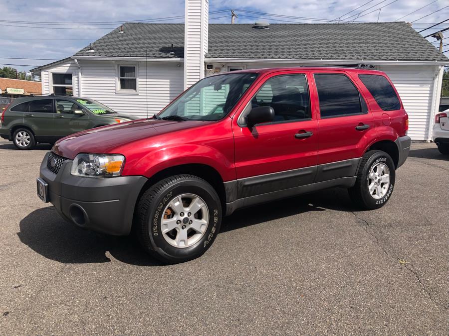 2007 Ford Escape 4WD 4dr V6 Auto XLT, available for sale in Milford, Connecticut | Chip's Auto Sales Inc. Milford, Connecticut