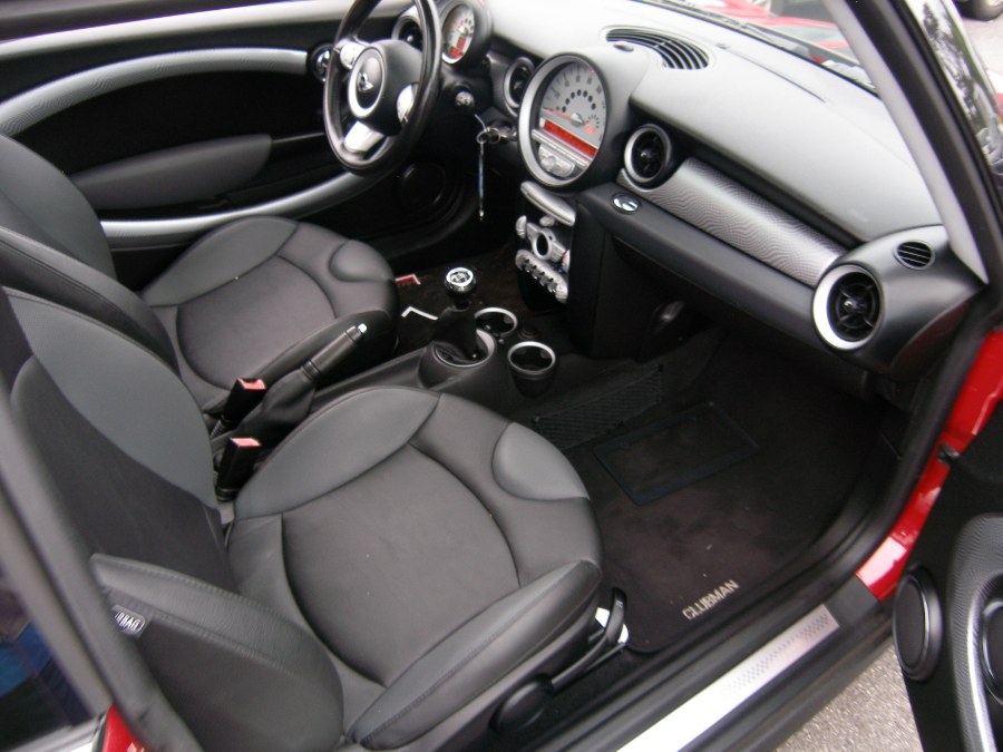 2010 MINI Cooper Clubman 2dr Cpe S, available for sale in Stratford, Connecticut | Wiz Leasing Inc. Stratford, Connecticut 2010 MINI Cooper Clubman 2dr Cpe S, available for sale in Stratford, Connecticut | Wiz Leasing Inc. Stratford, Connecticut
