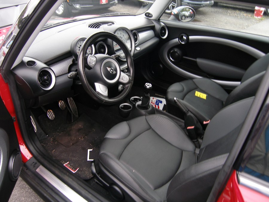 2010 MINI Cooper Clubman 2dr Cpe S, available for sale in Stratford, Connecticut | Wiz Leasing Inc. Stratford, Connecticut 2010 MINI Cooper Clubman 2dr Cpe S, available for sale in Stratford, Connecticut | Wiz Leasing Inc. Stratford, Connecticut