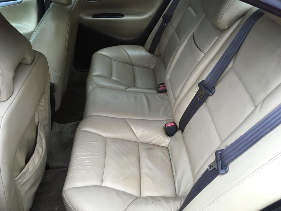2004 Volvo MDX photo