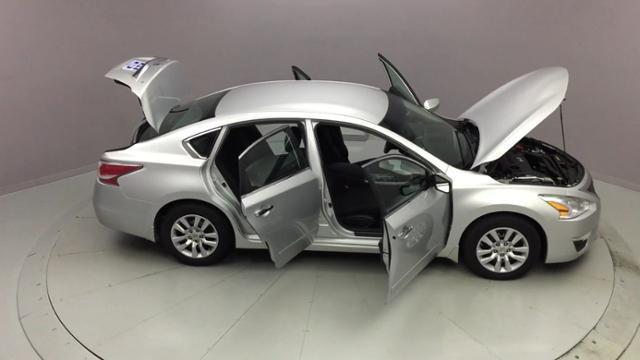 2015 Nissan Altima 4dr Sdn I4 2.5 S, available for sale in Naugatuck, Connecticut | J&M Automotive Sls&Svc LLC. Naugatuck, Connecticut 2015 Nissan Altima 4dr Sdn I4 2.5 S, available for sale in Naugatuck, Connecticut | J&M Automotive Sls&Svc LLC. Naugatuck, Connecticut