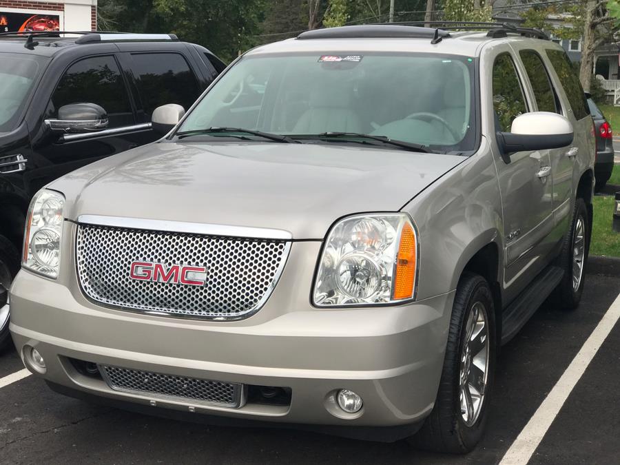 2007 GMC Yukon 4WD 4dr 1500 SLE, available for sale in Canton, Connecticut | Lava Motors. Canton, Connecticut