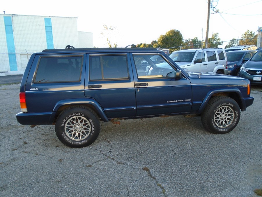 1997 Jeep Cherokee 4dr Country 4WD, available for sale in Milford, Connecticut | Dealertown Auto Wholesalers. Milford, Connecticut