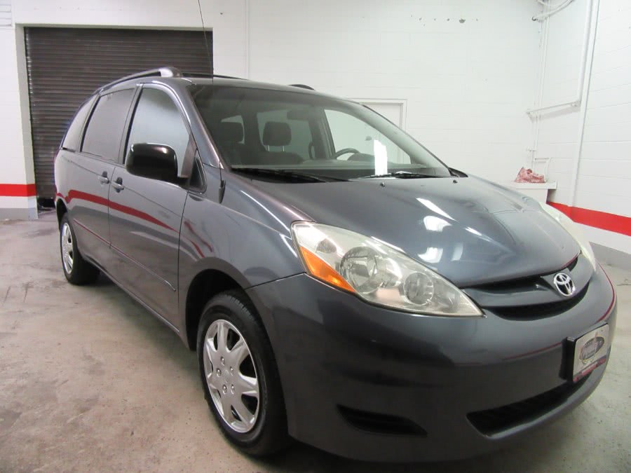 2006 Toyota Sienna 5dr LE AWD (Natl), available for sale in Little Ferry, New Jersey | Victoria Preowned Autos Inc. Little Ferry, New Jersey