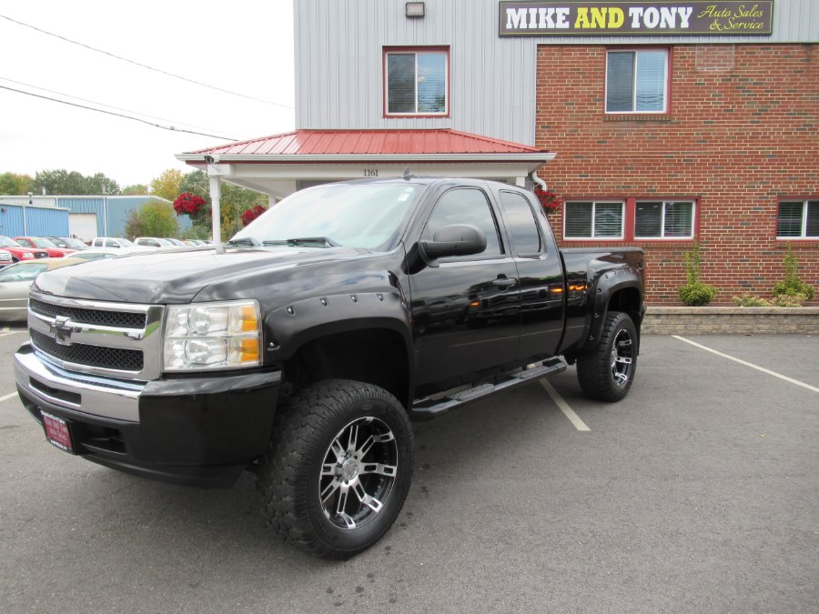 2009 Chevrolet Silverado 1500 2WD Ext Cab 143.5" Work Truck, available for sale in South Windsor, Connecticut | Mike And Tony Auto Sales, Inc. South Windsor, Connecticut