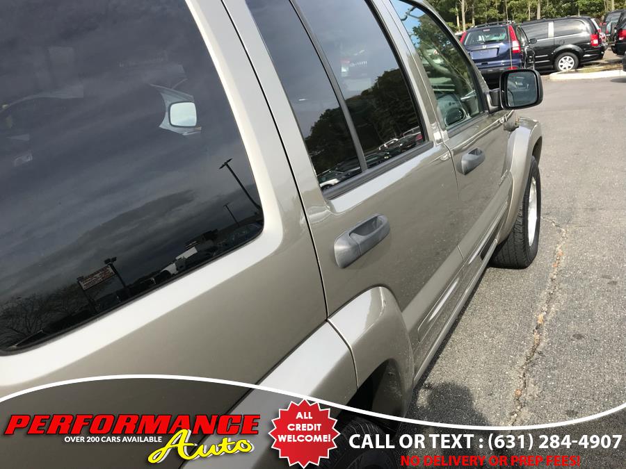 2004 Jeep Liberty 4dr Limited 4WD, available for sale in Bohemia, New York | Performance Auto Inc. Bohemia, New York 2004 Jeep Liberty 4dr Limited 4WD, available for sale in Bohemia, New York | Performance Auto Inc. Bohemia, New York