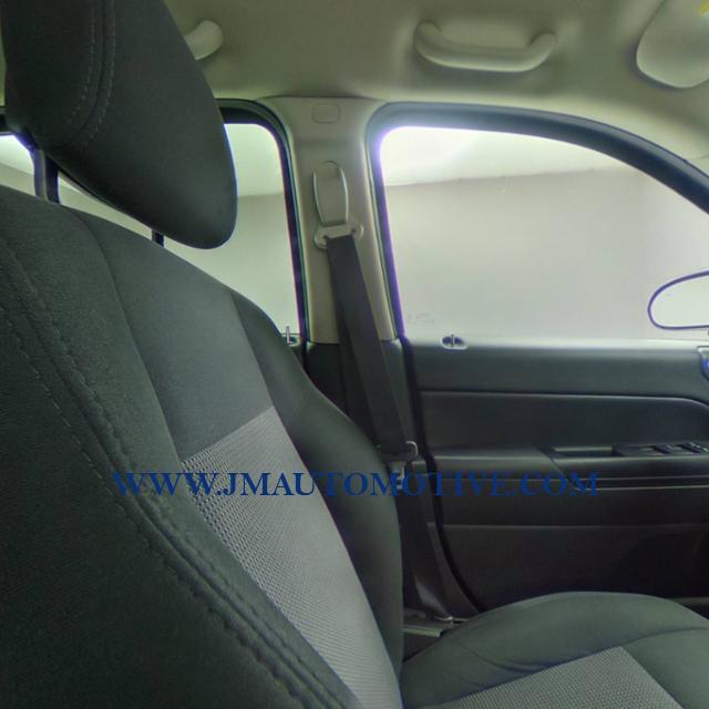 2014 Jeep Compass 4WD 4dr Sport, available for sale in Naugatuck, Connecticut | J&M Automotive Sls&Svc LLC. Naugatuck, Connecticut 2014 Jeep Compass 4WD 4dr Sport, available for sale in Naugatuck, Connecticut | J&M Automotive Sls&Svc LLC. Naugatuck, Connecticut