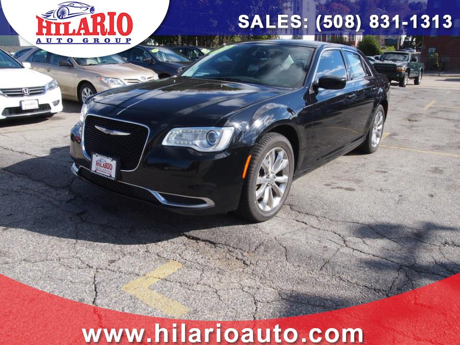 Used Chrysler 300 4dr Sdn Limited AWD 2015 | Hilario's Auto Sales Inc.. Worcester, Massachusetts
