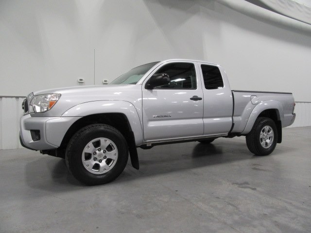 2013 Toyota Tacoma 4WD Access Cab I4 AT (Natl), available for sale in Danbury, Connecticut | Performance Imports. Danbury, Connecticut