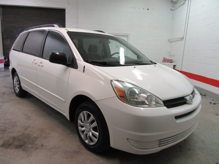 2004 Toyota Sienna 5dr LE FWD 7-Passenger, available for sale in Little Ferry, New Jersey | Victoria Preowned Autos Inc. Little Ferry, New Jersey