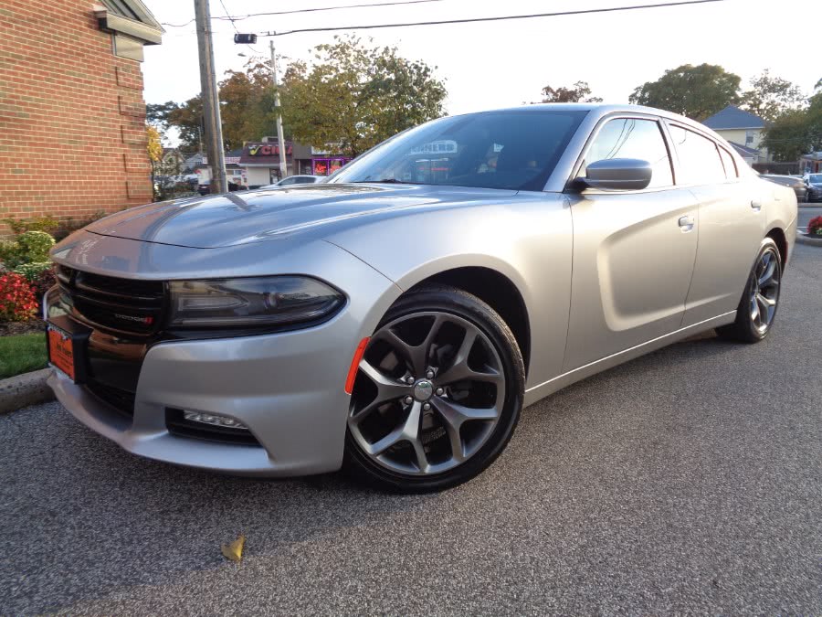 2015 Dodge Charger 4dr Sdn SXT RWD, available for sale in Valley Stream, New York | NY Auto Traders. Valley Stream, New York