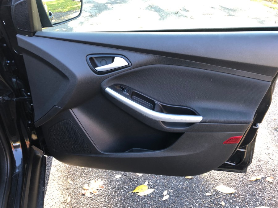 2013 Ford Focus 4dr Sdn SE, available for sale in Lyndhurst, New Jersey | Cars With Deals. Lyndhurst, New Jersey 2013 Ford Focus 4dr Sdn SE, available for sale in Lyndhurst, New Jersey | Cars With Deals. Lyndhurst, New Jersey