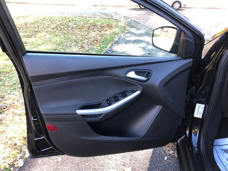 2013 Ford Focus 4dr Sdn SE, available for sale in Lyndhurst, New Jersey | Cars With Deals. Lyndhurst, New Jersey 2013 Ford Focus 4dr Sdn SE, available for sale in Lyndhurst, New Jersey | Cars With Deals. Lyndhurst, New Jersey