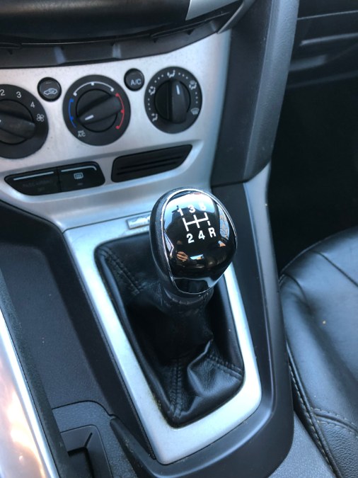 2013 Ford Focus 4dr Sdn SE, available for sale in Lyndhurst, New Jersey | Cars With Deals. Lyndhurst, New Jersey 2013 Ford Focus 4dr Sdn SE, available for sale in Lyndhurst, New Jersey | Cars With Deals. Lyndhurst, New Jersey