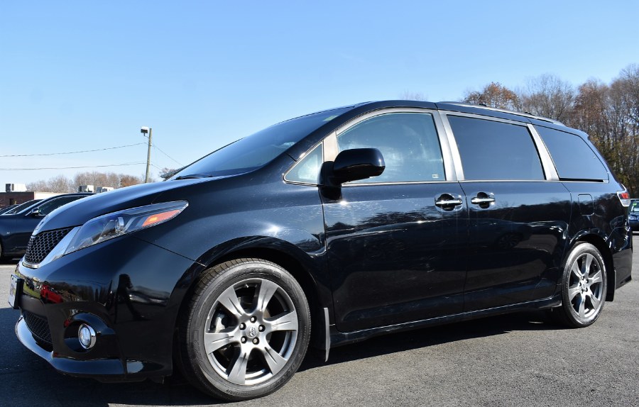 2017 Toyota Sienna SE Premium FWD 8-Passenger (Natl), available for sale in Berlin, Connecticut | Tru Auto Mall. Berlin, Connecticut