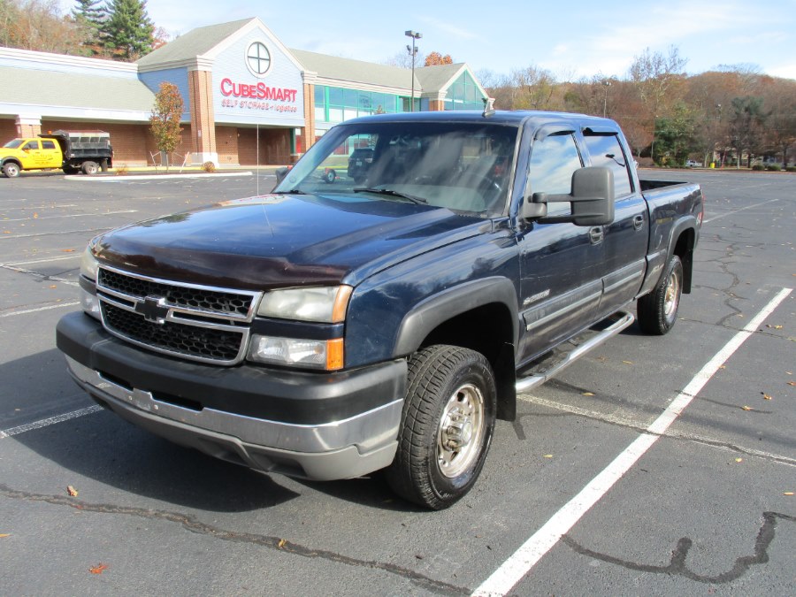 2006 Chevrolet Silverado 2500HD Crew Cab 4WD LT, available for sale in New Britain, Connecticut | Universal Motors LLC. New Britain, Connecticut