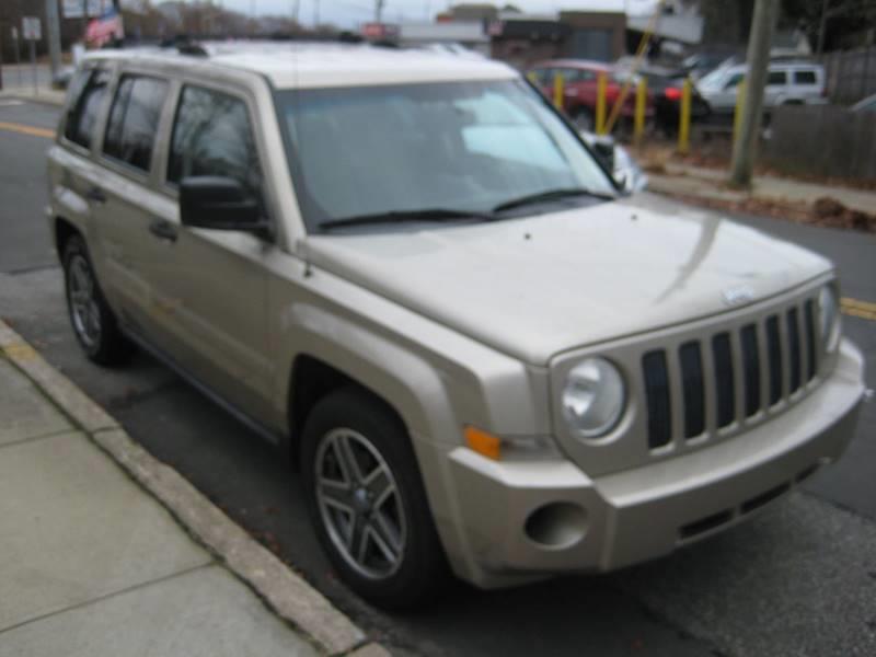 2009 Jeep Patriot Sport 4dr SUV w/ Front Side Curtain Airbags, available for sale in Massapequa, New York | Rite Choice Auto Inc.. Massapequa, New York