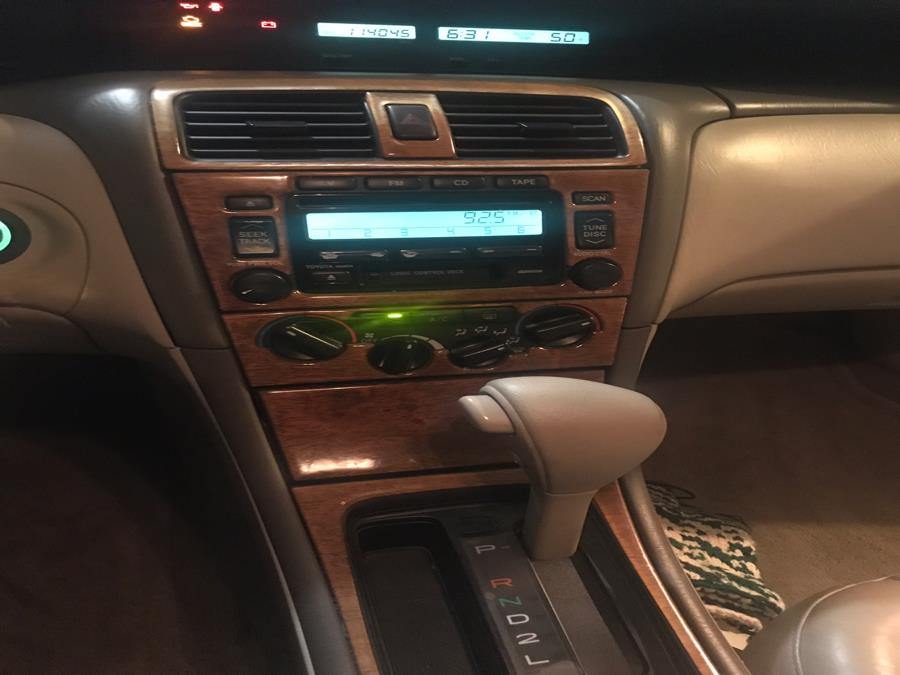 2001 Toyota Avalon XL photo