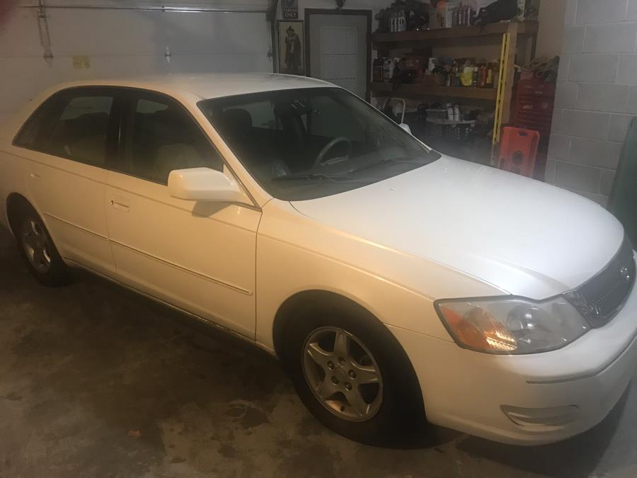 The 2001 Toyota Avalon XL photos