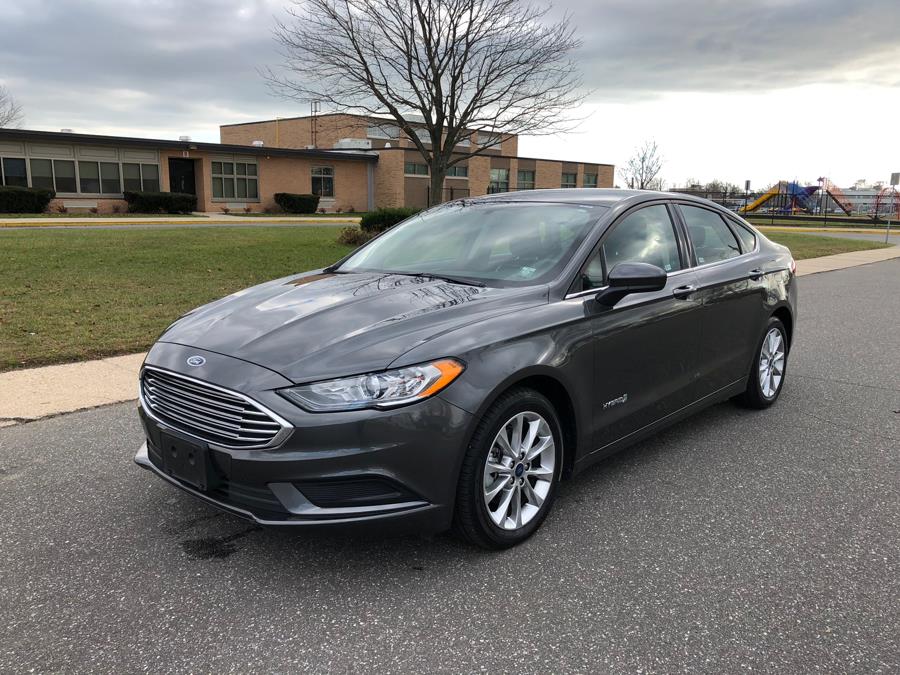 2017 Ford Fusion Hybrid SE FWD, available for sale in Copiague, New York | Great Buy Auto Sales. Copiague, New York