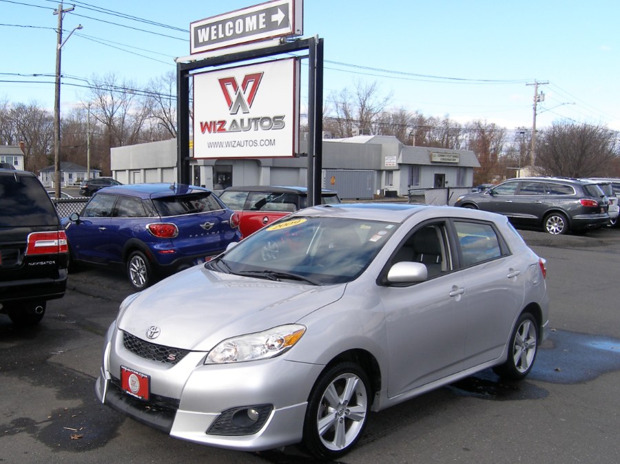 2009 Toyota Matrix 5dr Wgn Auto S AWD, available for sale in Stratford, Connecticut | Wiz Leasing Inc. Stratford, Connecticut