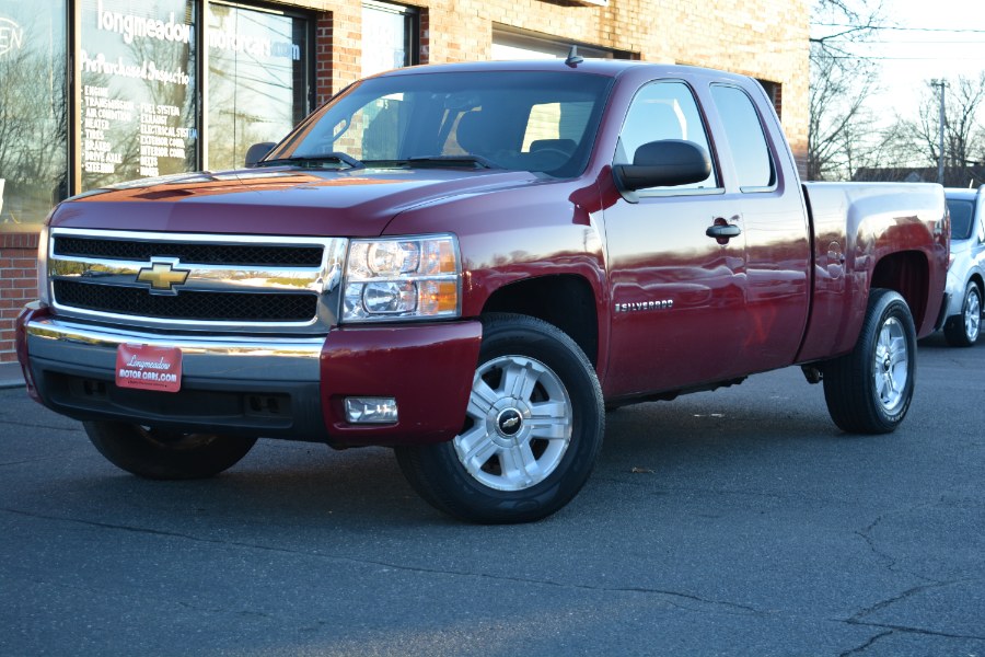 2007 Chevrolet Silverado 1500 4WD Ext Cab 134.0" LT w/1LT, available for sale in ENFIELD, Connecticut | Longmeadow Motor Cars. ENFIELD, Connecticut