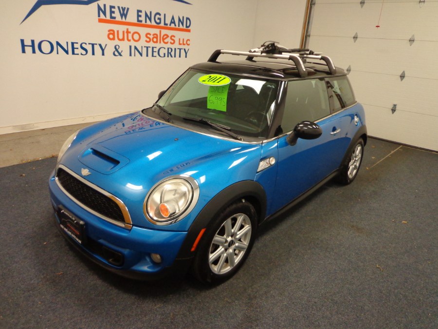 2011 MINI Cooper Hardtop 2dr Cpe S, available for sale in Plainville, Connecticut | New England Auto Sales LLC. Plainville, Connecticut