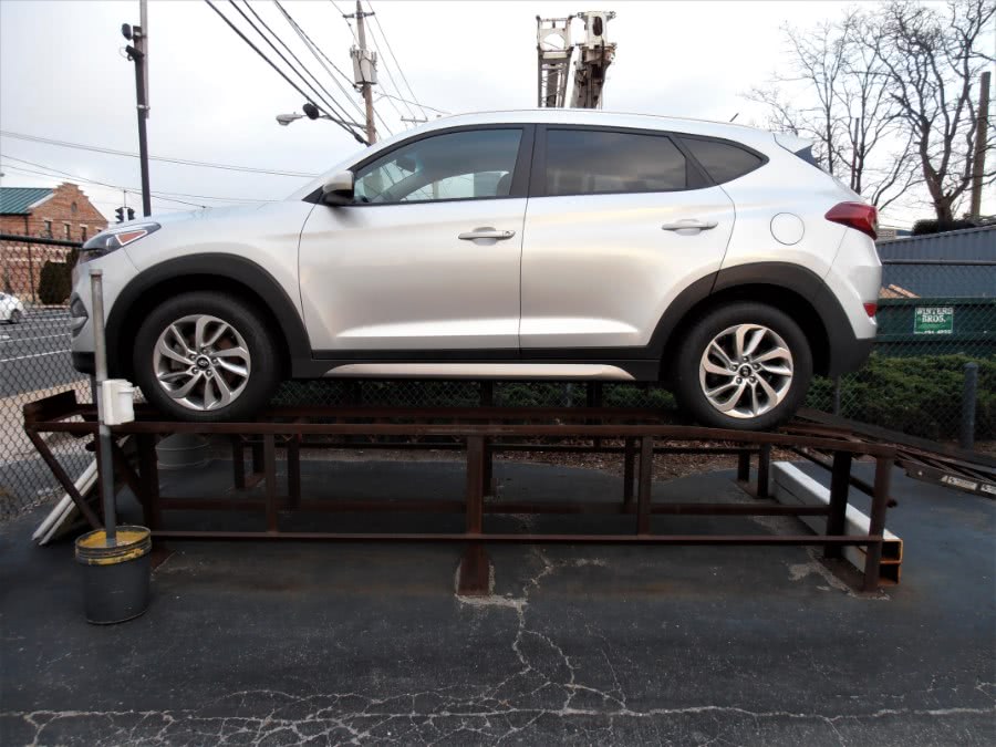 2017 Hyundai Tucson SE FWD, available for sale in COPIAGUE, New York | Warwick Auto Sales Inc. COPIAGUE, New York