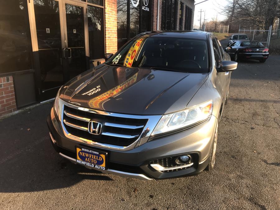 Used Honda Crosstour 4WD V6 5dr EX-L 2013 | Newfield Auto Sales. Middletown, Connecticut