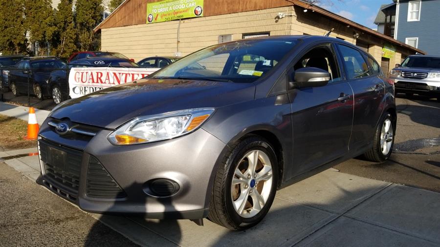 2014 Ford Focus 5dr HB SE, available for sale in Stratford, Connecticut | Mike's Motors LLC. Stratford, Connecticut